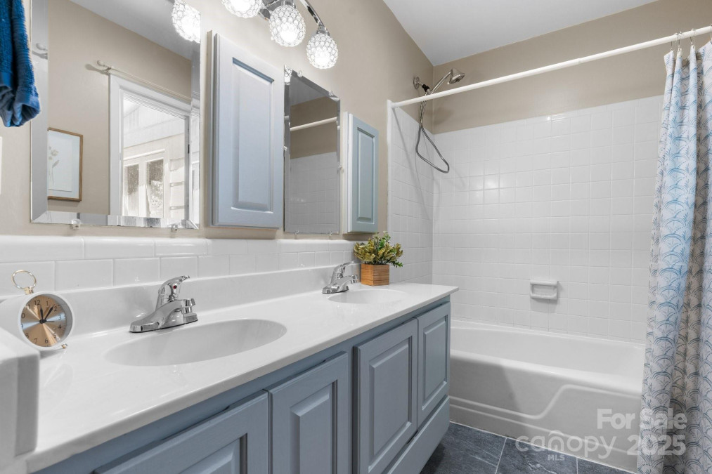 220 Pinehurst Ln Newton, NC 28658