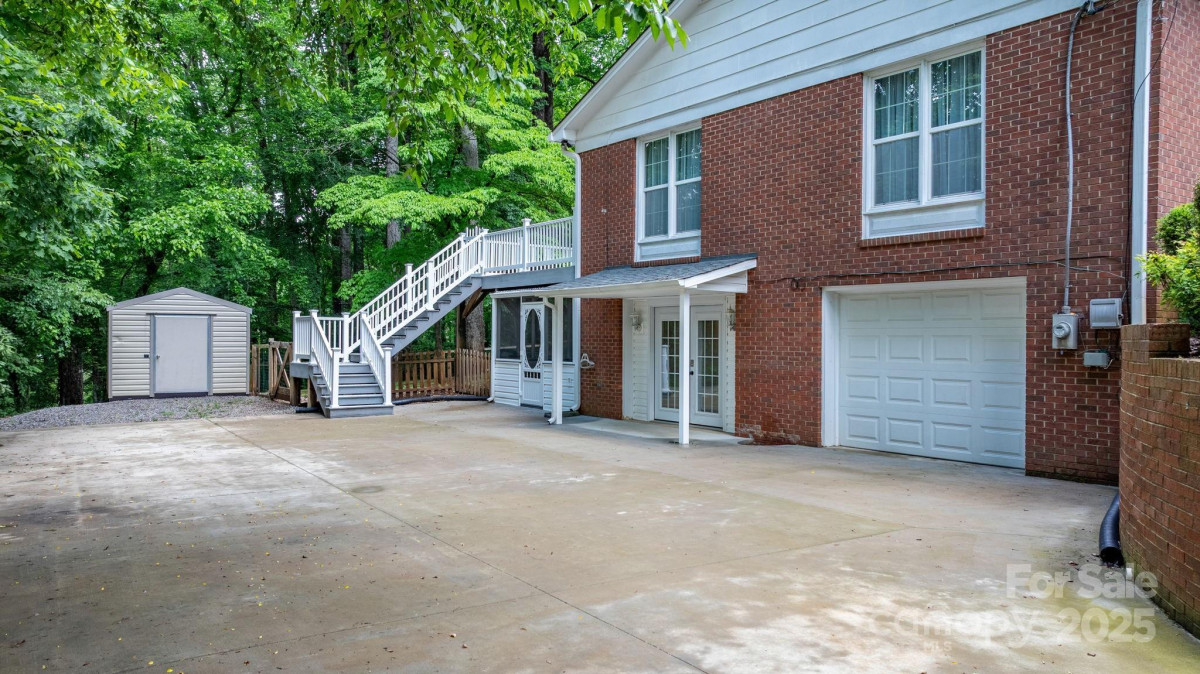 220 Pinehurst Ln Newton, NC 28658