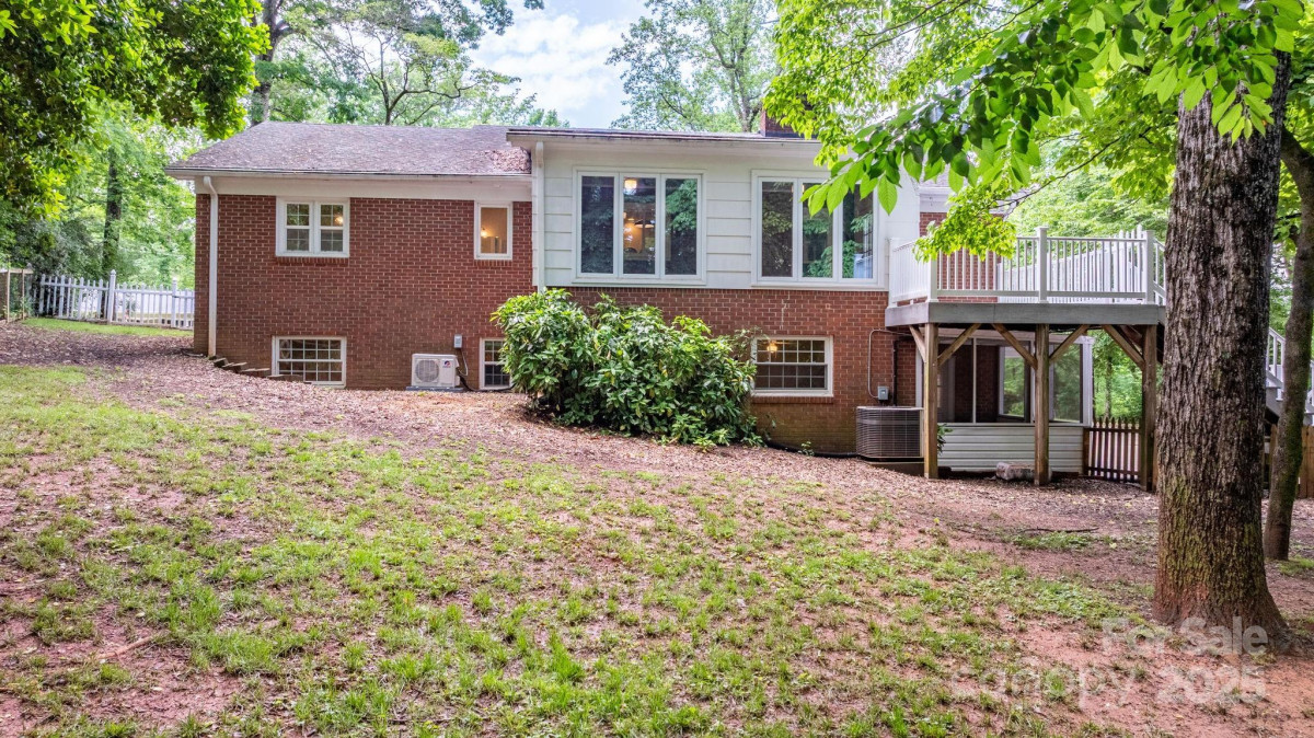 220 Pinehurst Ln Newton, NC 28658