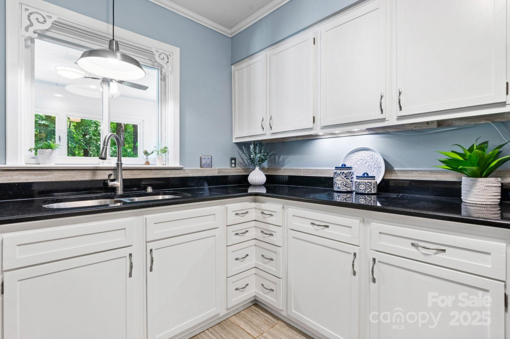 220 Pinehurst Ln Newton, NC 28658