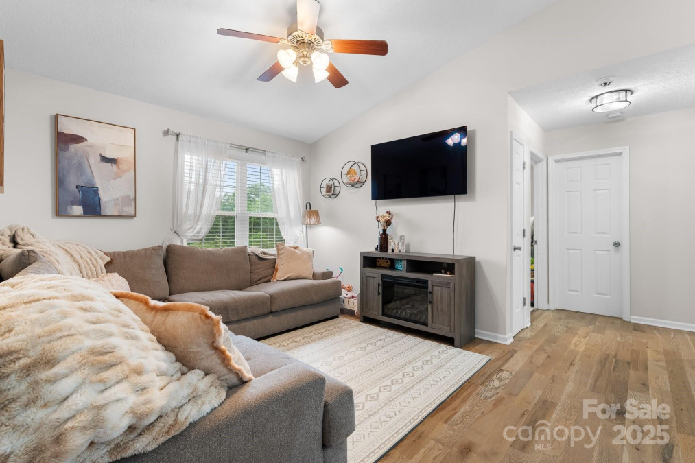 3311 Lilac Ln Hudson, NC 28638