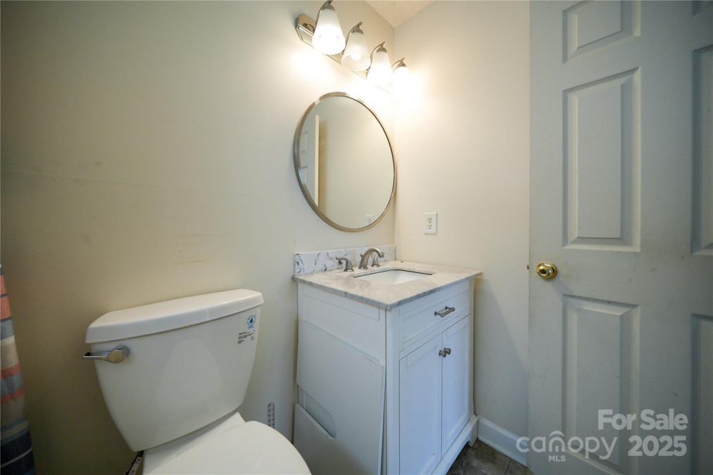 4037 Lakota Ct Charlotte, NC 28269