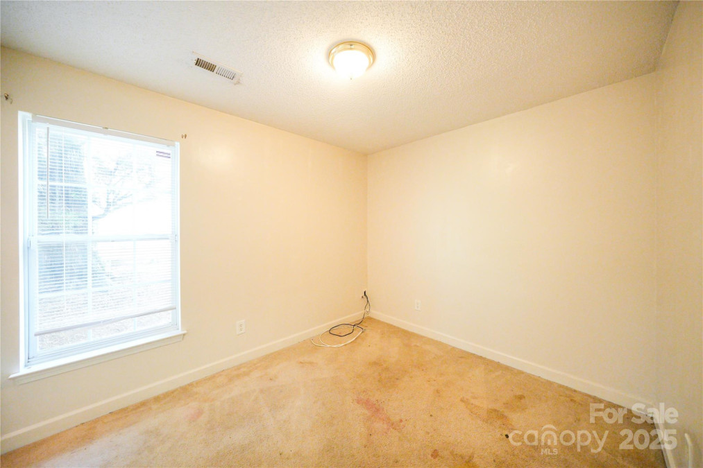4037 Lakota Ct Charlotte, NC 28269
