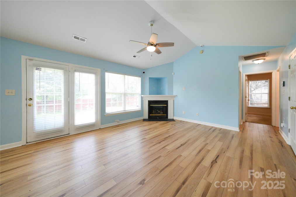 4037 Lakota Ct Charlotte, NC 28269