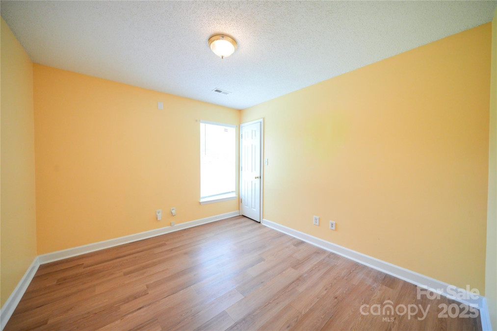 4037 Lakota Ct Charlotte, NC 28269