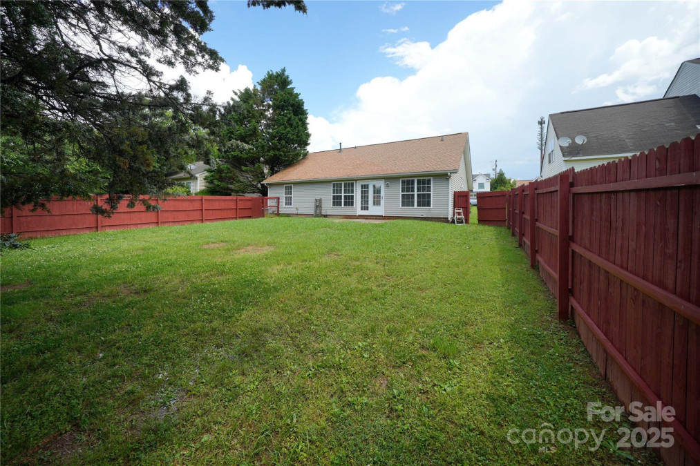4037 Lakota Ct Charlotte, NC 28269