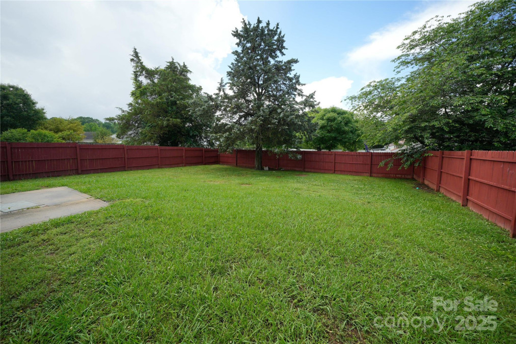 4037 Lakota Ct Charlotte, NC 28269