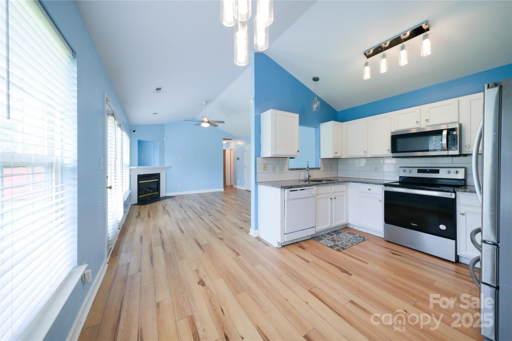 4037 Lakota Ct Charlotte, NC 28269