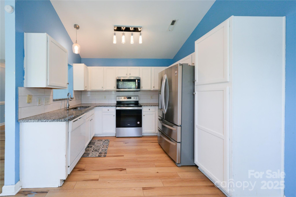 4037 Lakota Ct Charlotte, NC 28269