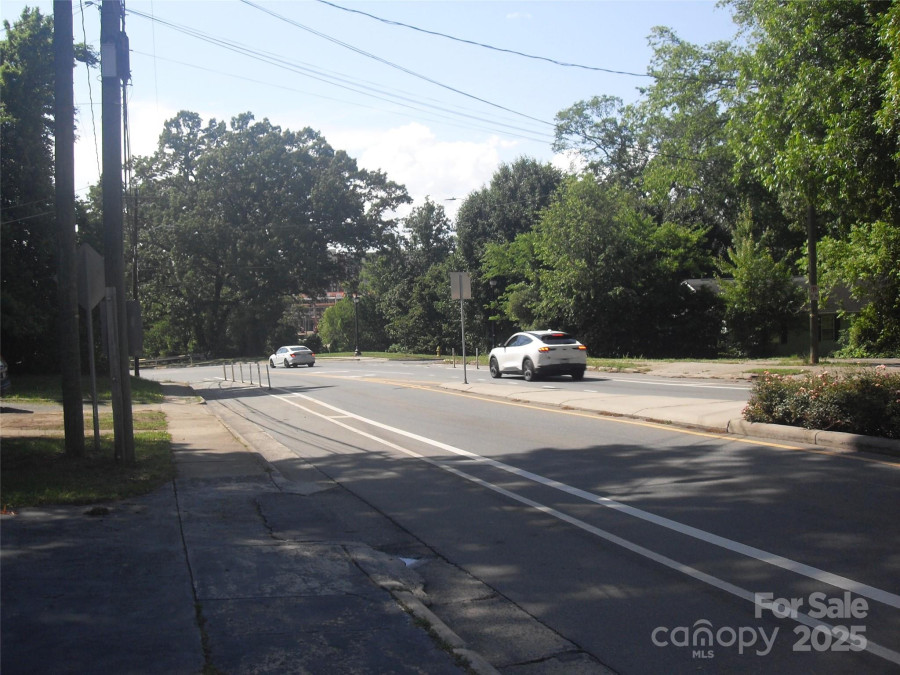 816 Parkwood Ave Charlotte, NC 28205