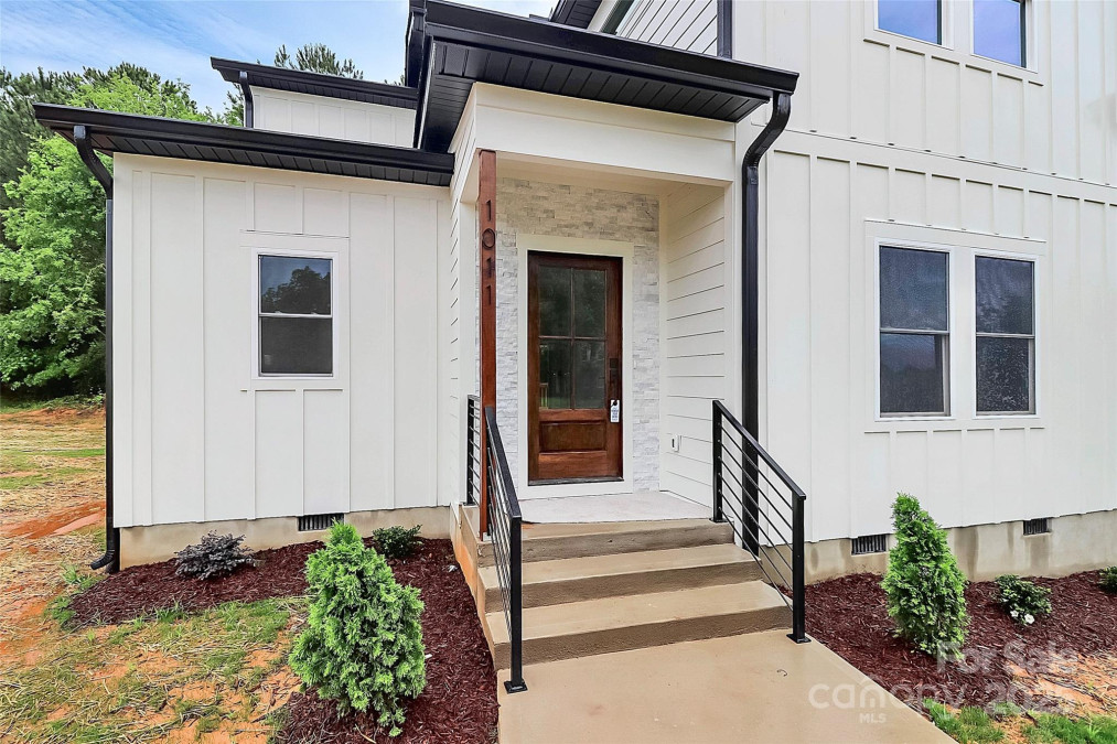 1011 Sandy Ct Gastonia, NC 28056