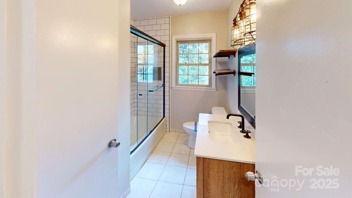 2001 Lakeview Dr Pineville, NC 28134