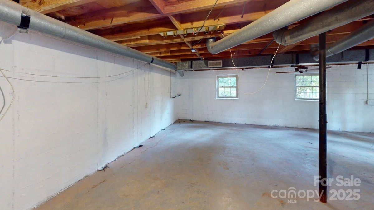 2001 Lakeview Dr Pineville, NC 28134