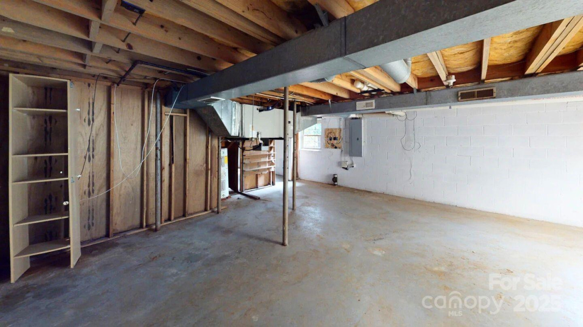 2001 Lakeview Dr Pineville, NC 28134