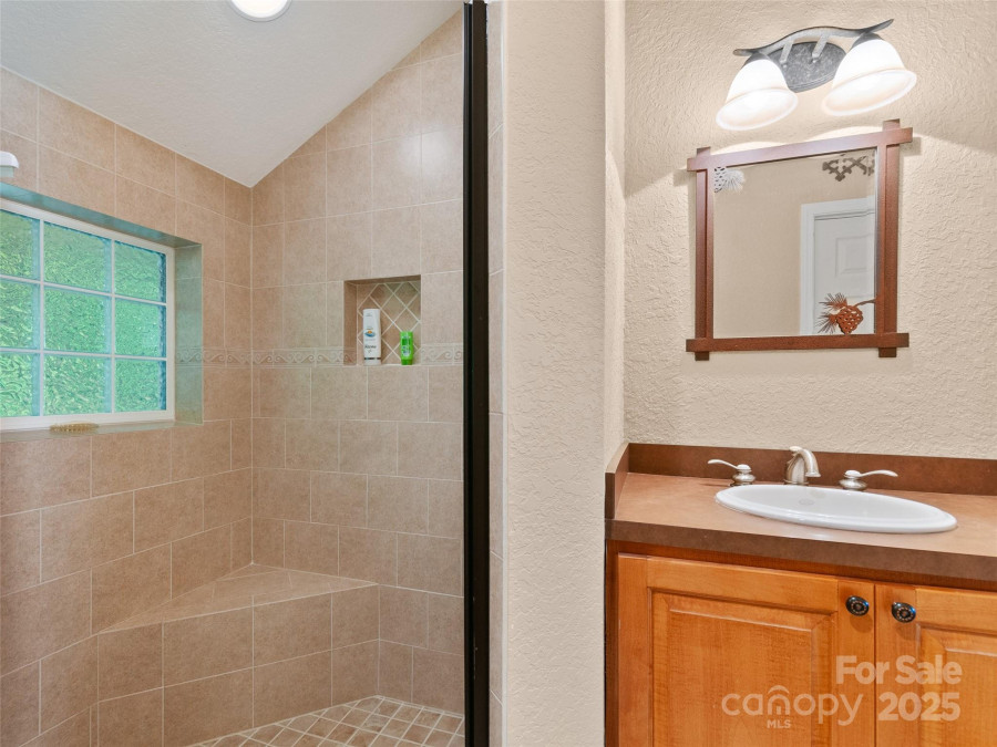 572 Multiflora Way Waynesville, NC 28785