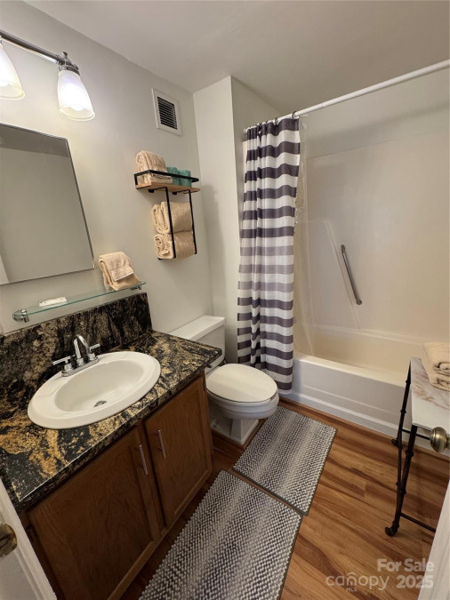 303 Sugar Top Dr Sugar Mountain, NC 28604