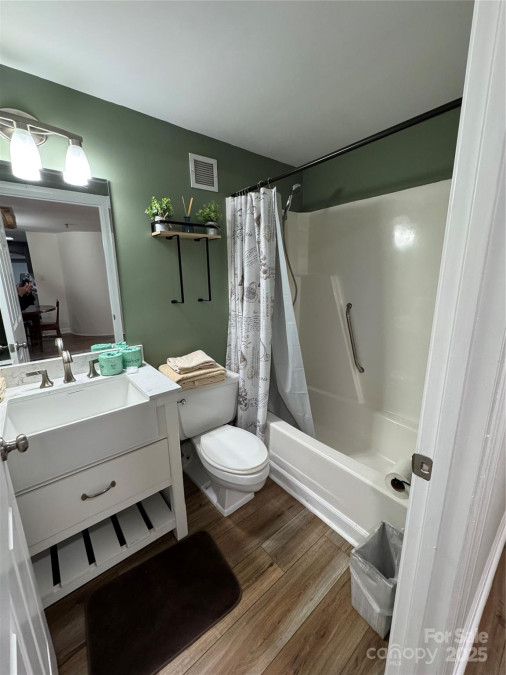 303 Sugar Top Dr Sugar Mountain, NC 28604