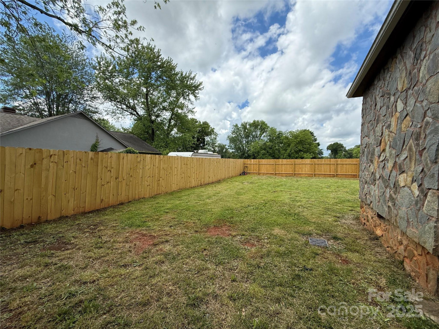 157 5th Ave Taylorsville, NC 28681
