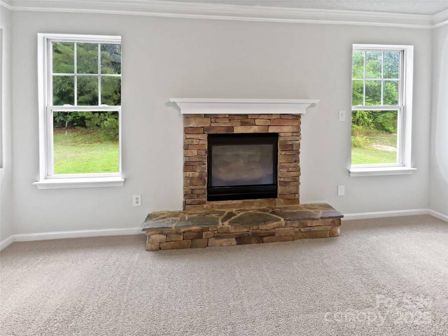752 Raindrops Rd Gastonia, NC 28054