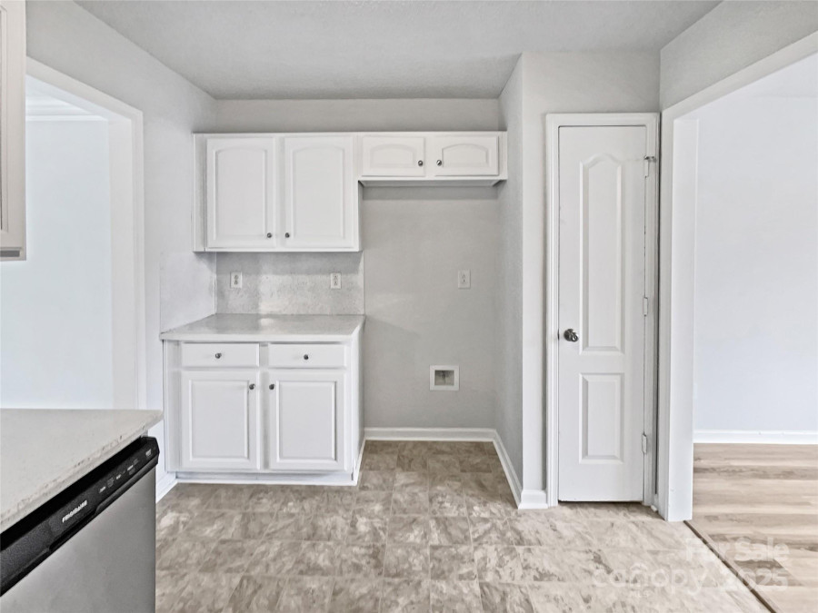 752 Raindrops Rd Gastonia, NC 28054