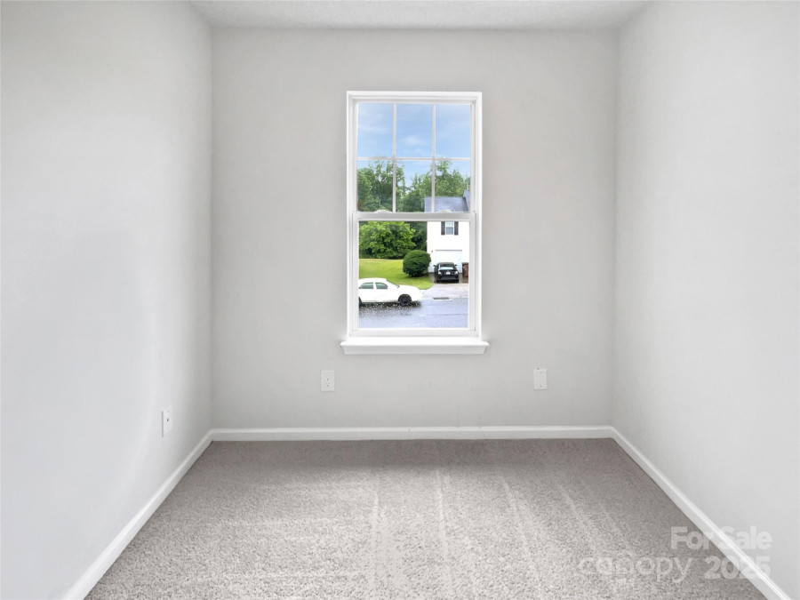 752 Raindrops Rd Gastonia, NC 28054