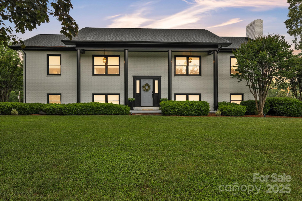 827 River Hills Ct Taylorsville, NC 28681