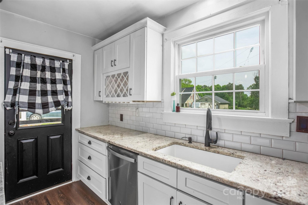 1078 Boones Cave Rd Lexington, NC 27295