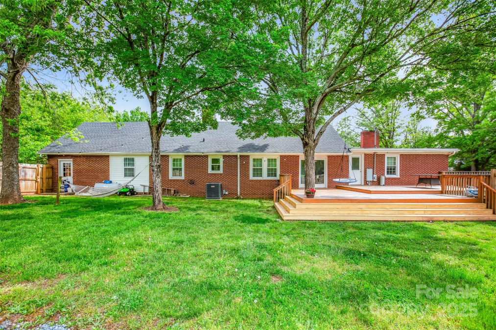 1078 Boones Cave Rd Lexington, NC 27295