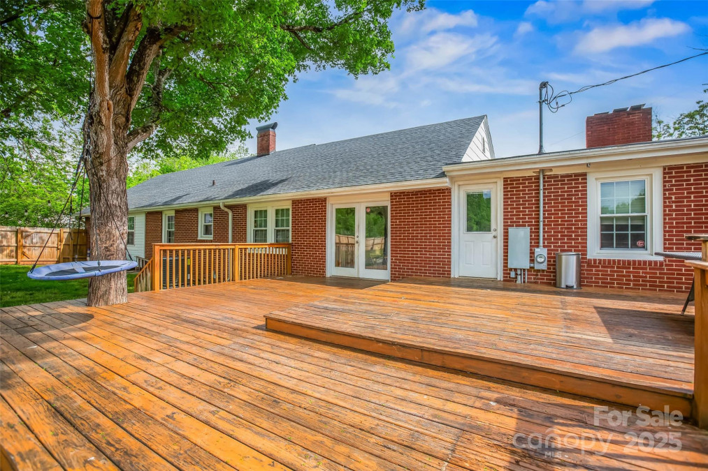 1078 Boones Cave Rd Lexington, NC 27295