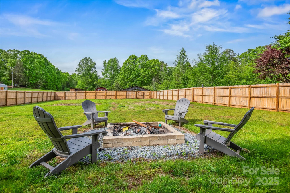 1078 Boones Cave Rd Lexington, NC 27295