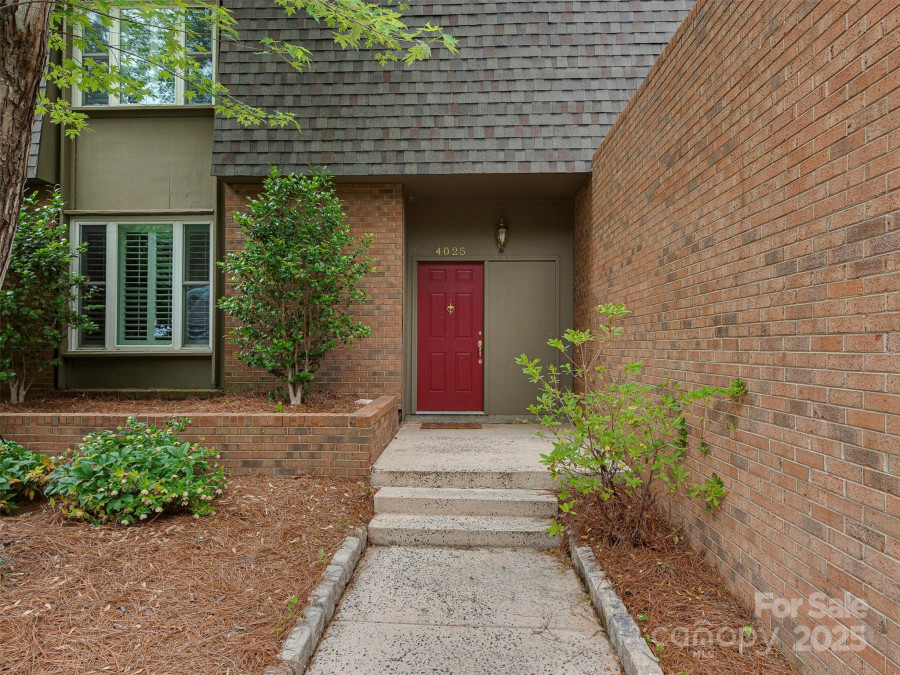 4025 Woodfox Dr Charlotte, NC 28277