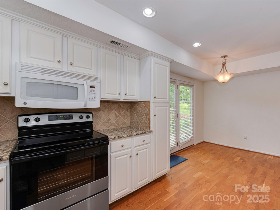 4025 Woodfox Dr Charlotte, NC 28277