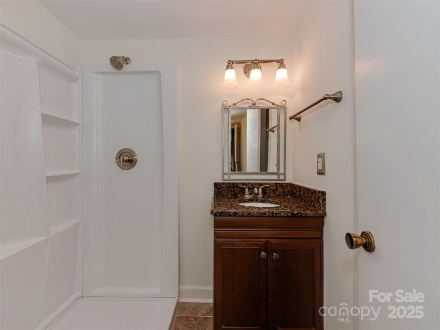 4025 Woodfox Dr Charlotte, NC 28277