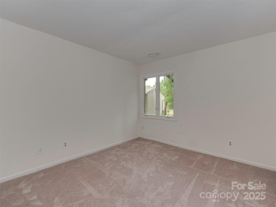 4025 Woodfox Dr Charlotte, NC 28277
