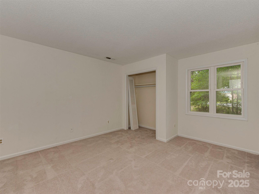 4025 Woodfox Dr Charlotte, NC 28277