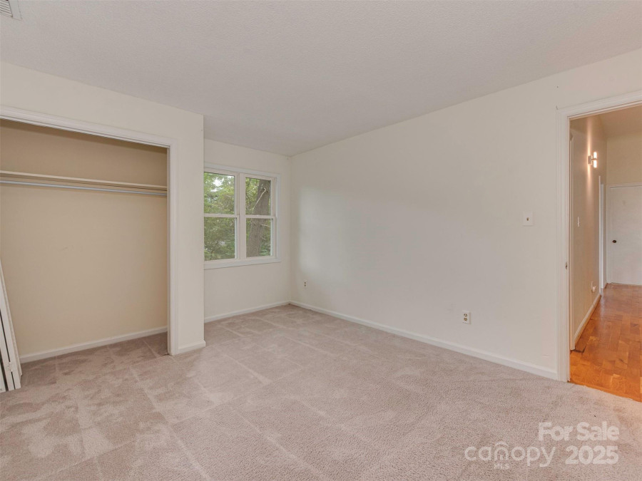 4025 Woodfox Dr Charlotte, NC 28277