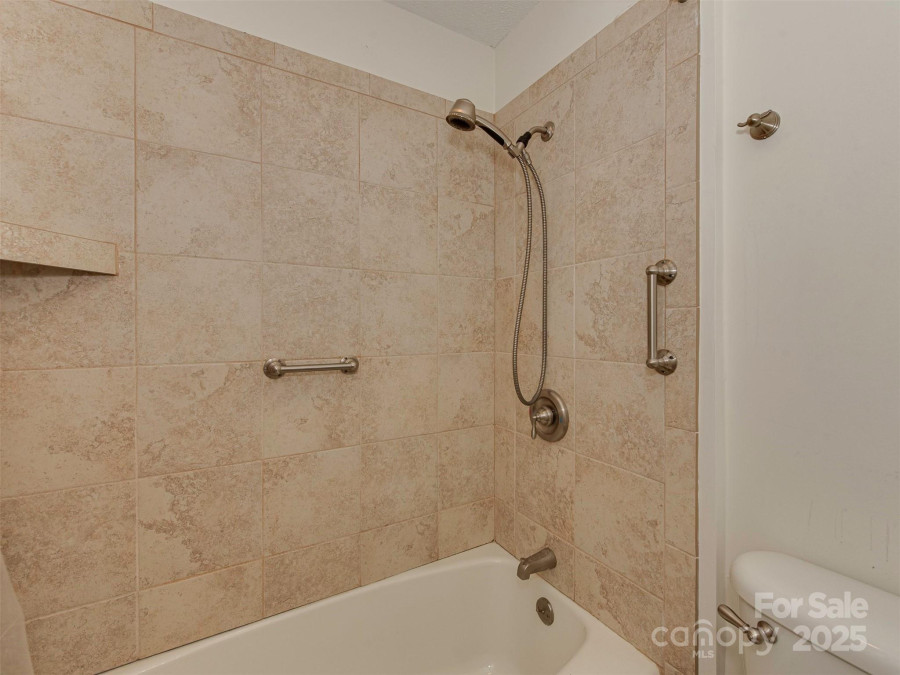 4025 Woodfox Dr Charlotte, NC 28277