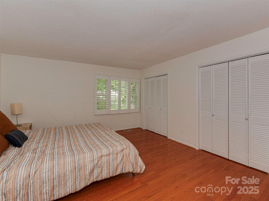 4025 Woodfox Dr Charlotte, NC 28277