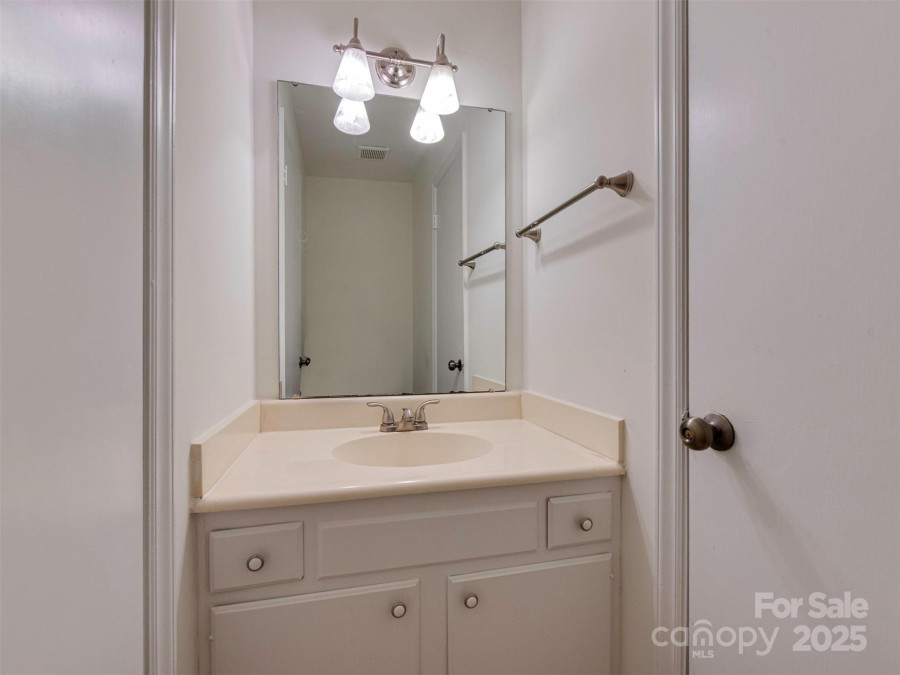 4025 Woodfox Dr Charlotte, NC 28277