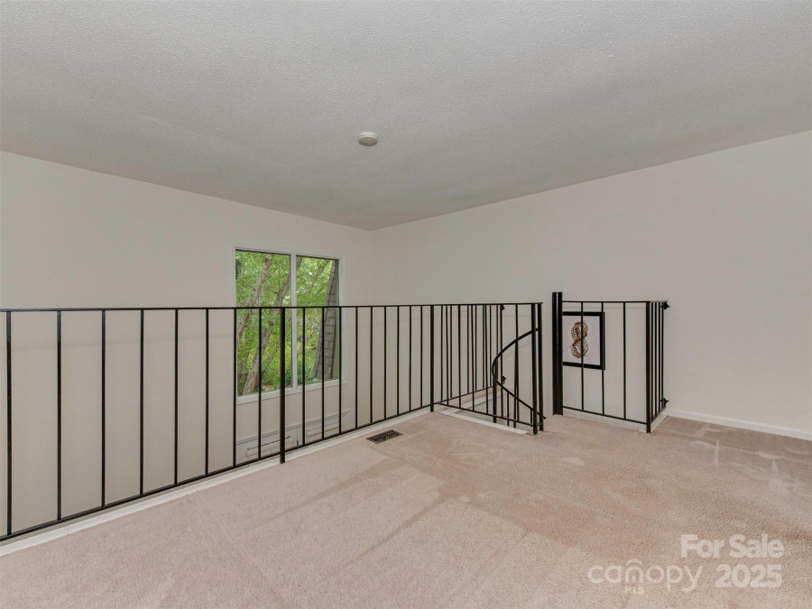 4025 Woodfox Dr Charlotte, NC 28277