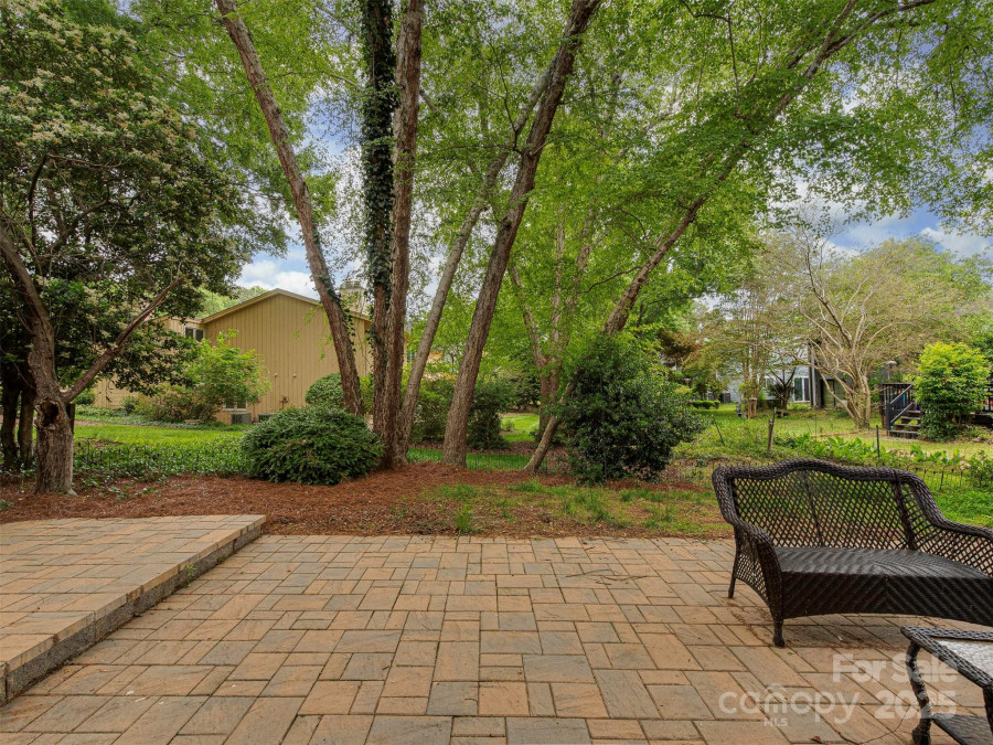 4025 Woodfox Dr Charlotte, NC 28277