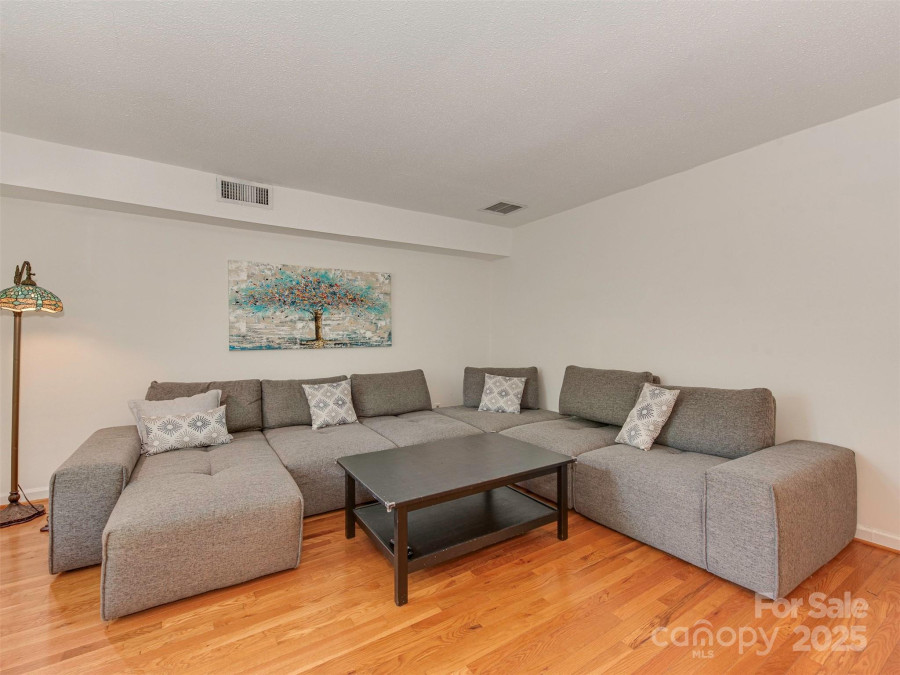 4025 Woodfox Dr Charlotte, NC 28277
