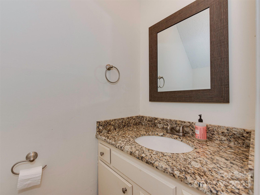 4025 Woodfox Dr Charlotte, NC 28277
