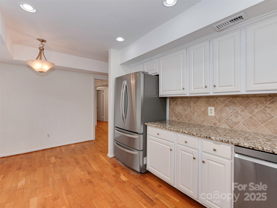 4025 Woodfox Dr Charlotte, NC 28277
