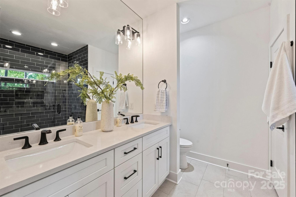 3163 Maury St Charlotte, NC 28208