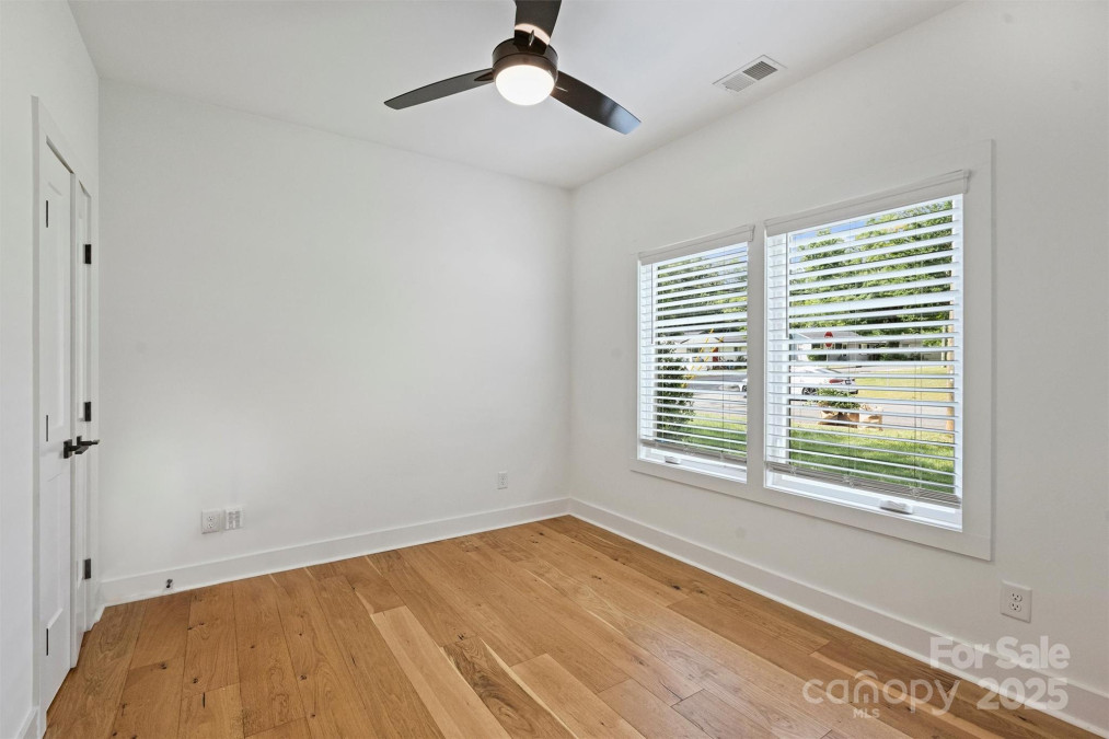 3163 Maury St Charlotte, NC 28208
