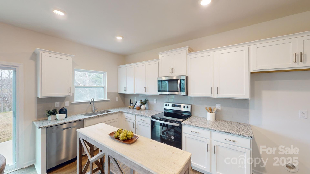 5058 Beargrass Dr Dallas, NC 28034