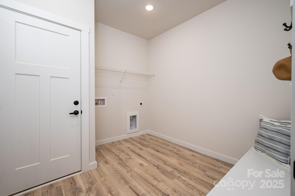 207 9th Ct Conover, NC 28613