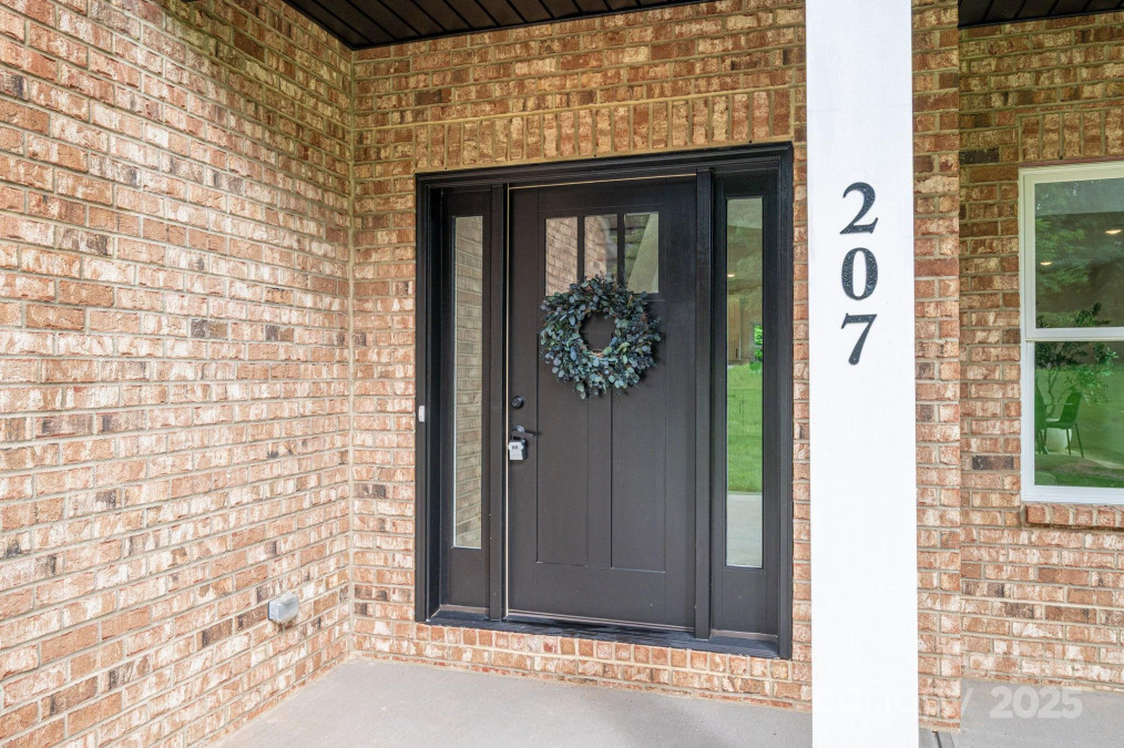 207 9th Ct Conover, NC 28613