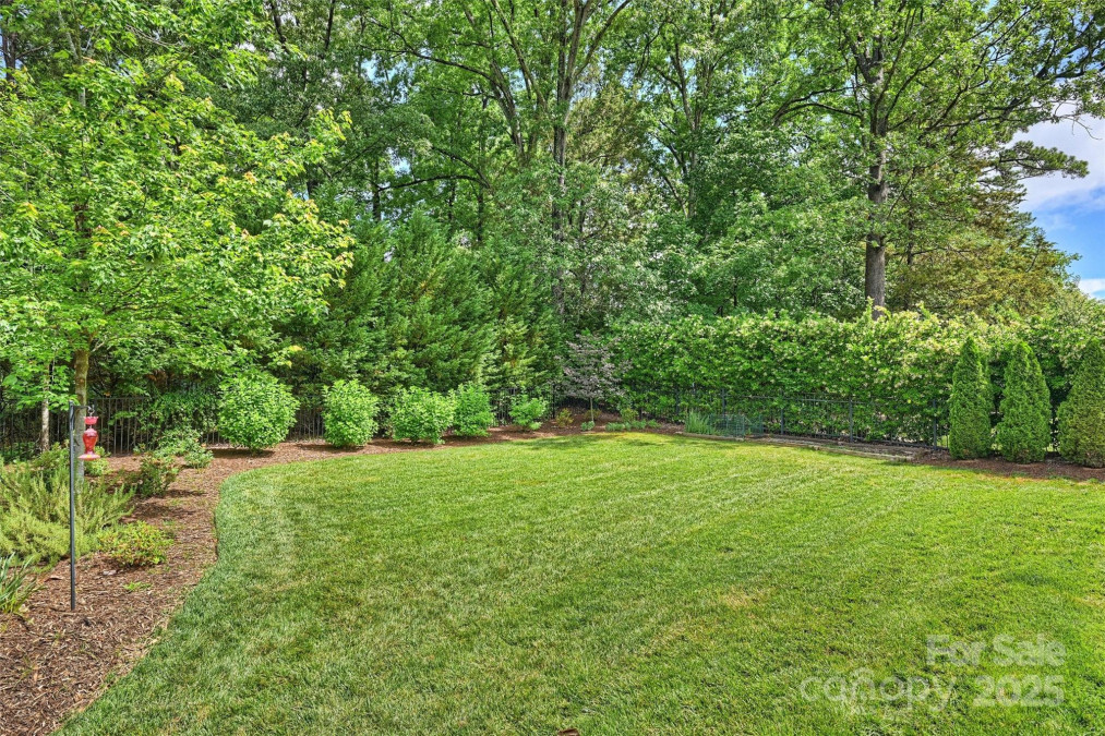7428 Edenbridge Ln Charlotte, NC 28226